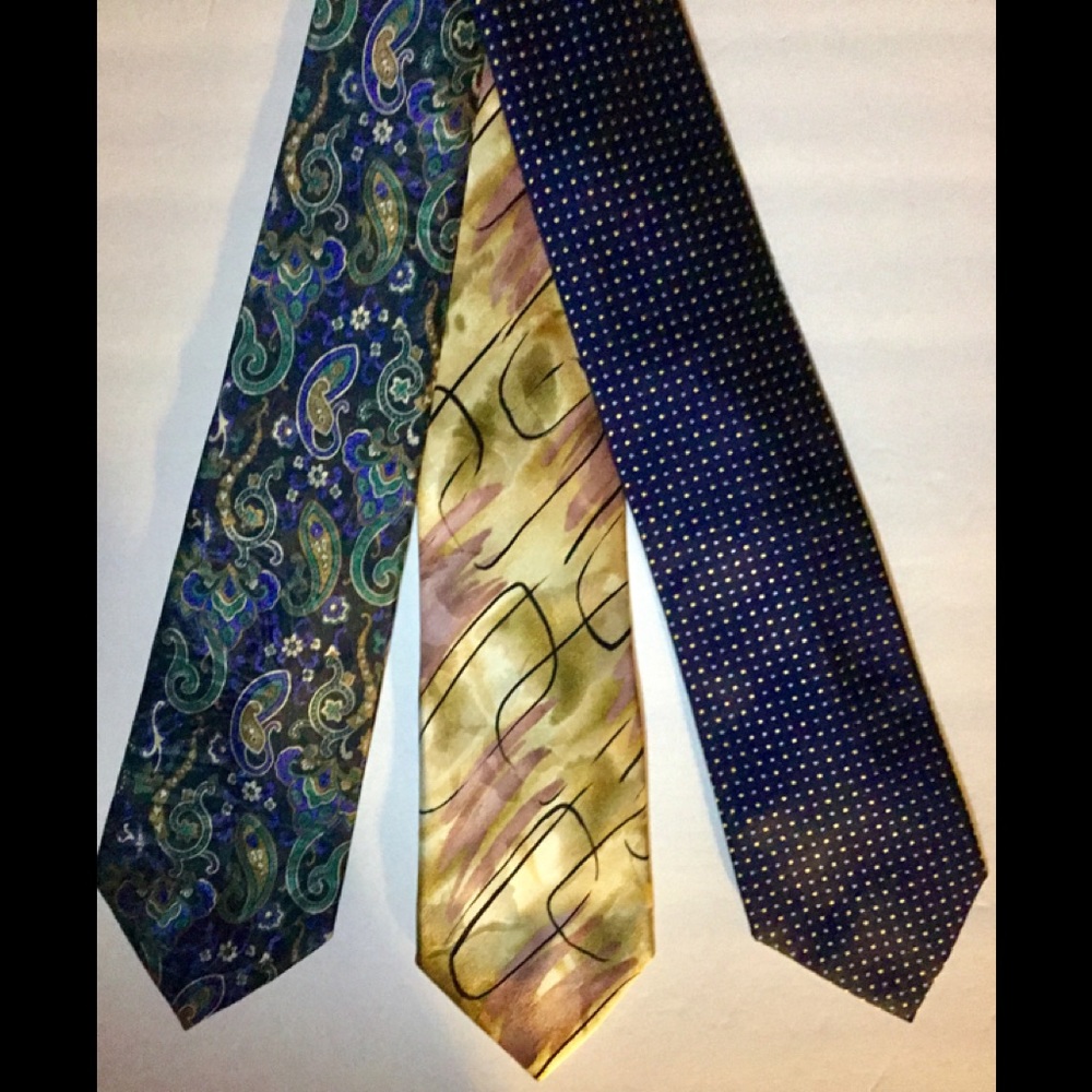 Brand Name Tie Lot (3)